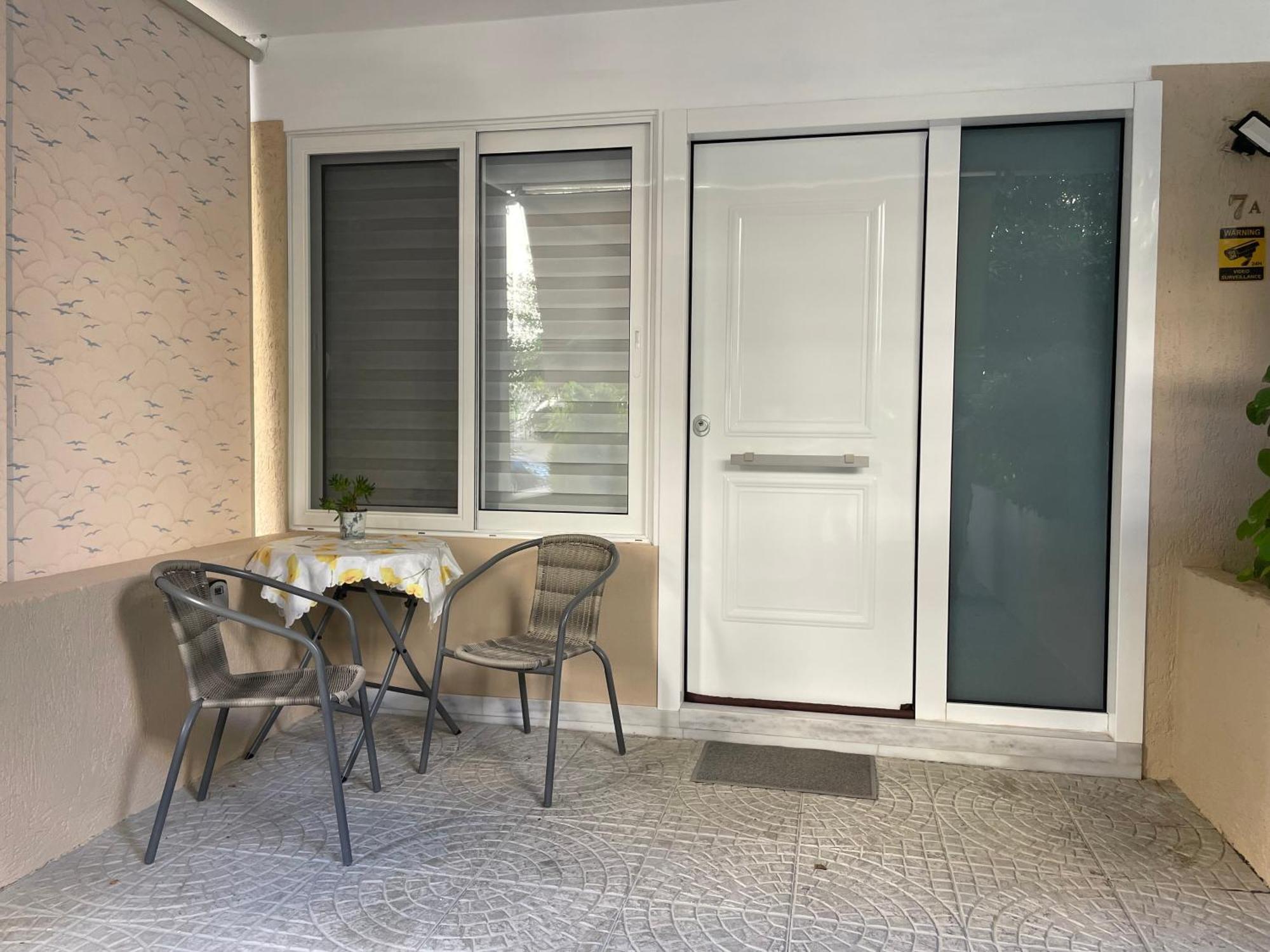 Aphrodite Studio Near Athens Floisvos Marina ภายนอก รูปภาพ