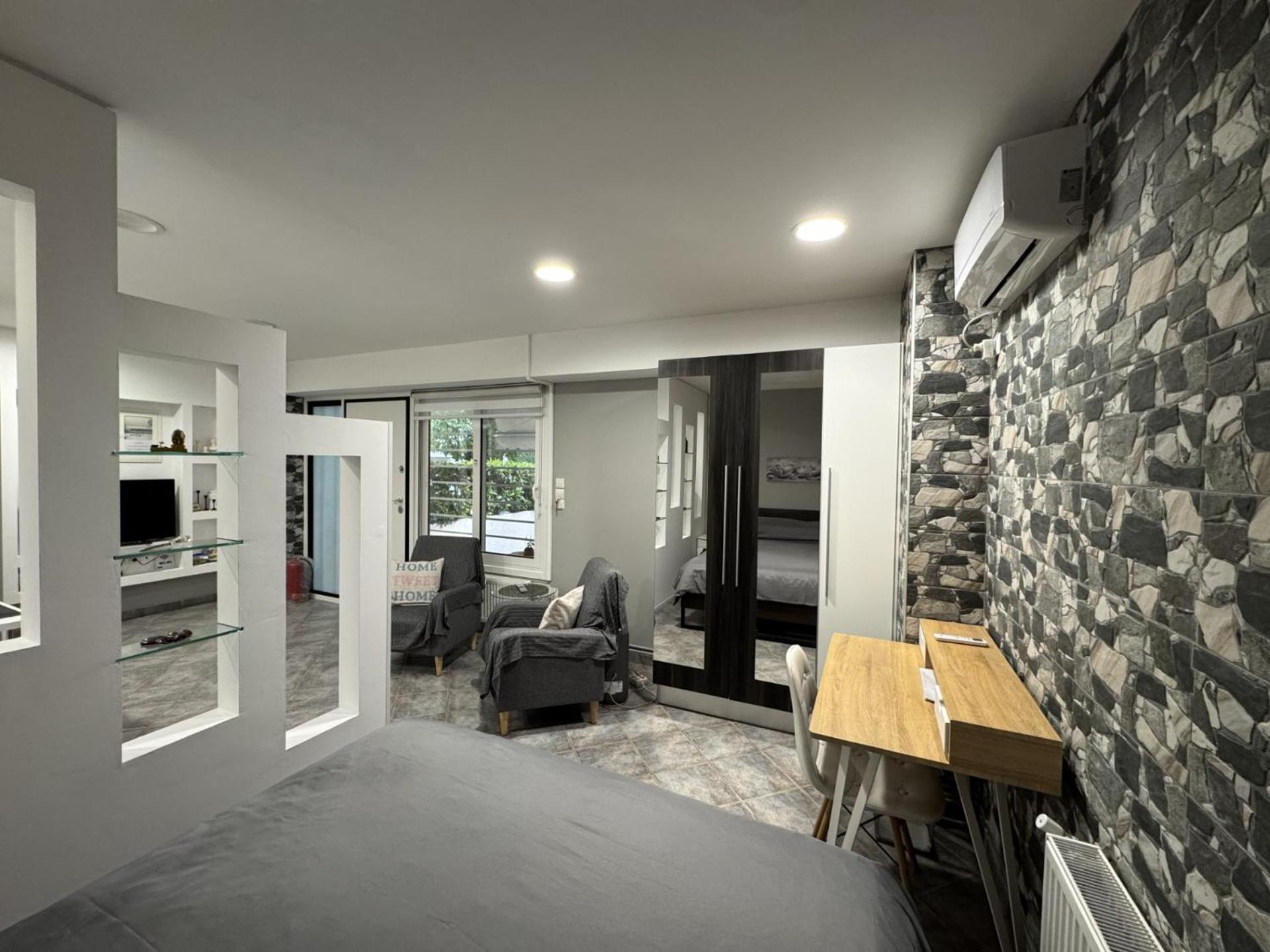 Aphrodite Studio Near Athens Floisvos Marina ภายนอก รูปภาพ