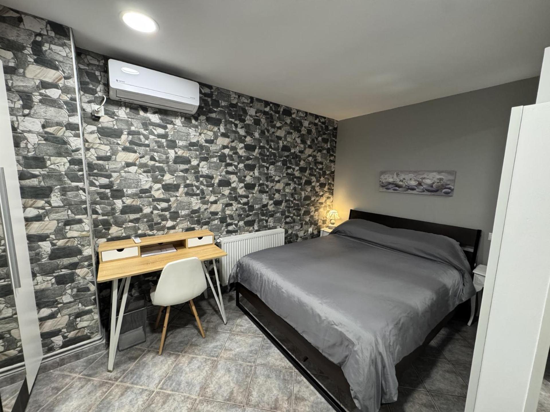 Aphrodite Studio Near Athens Floisvos Marina ภายนอก รูปภาพ