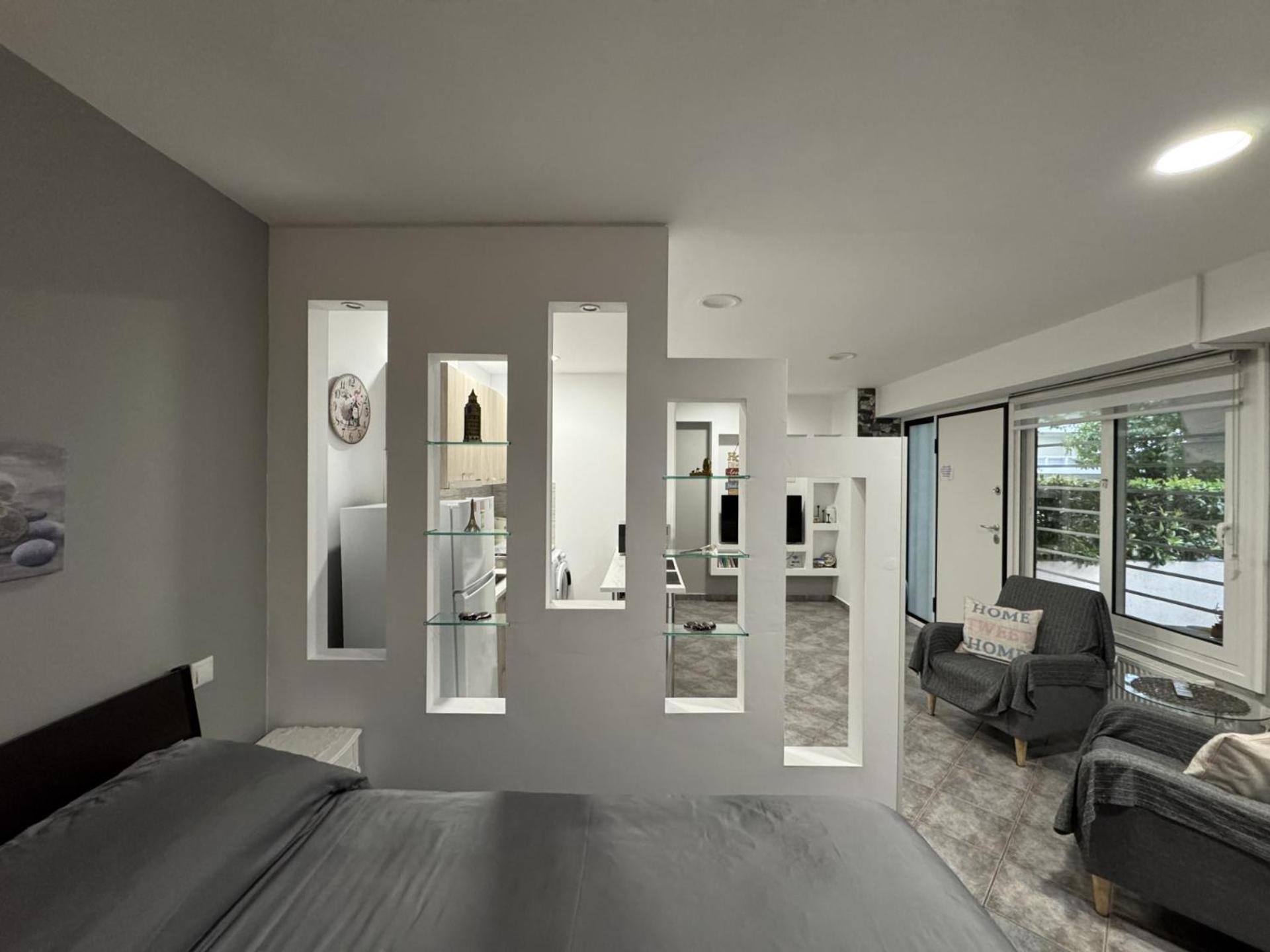 Aphrodite Studio Near Athens Floisvos Marina ภายนอก รูปภาพ